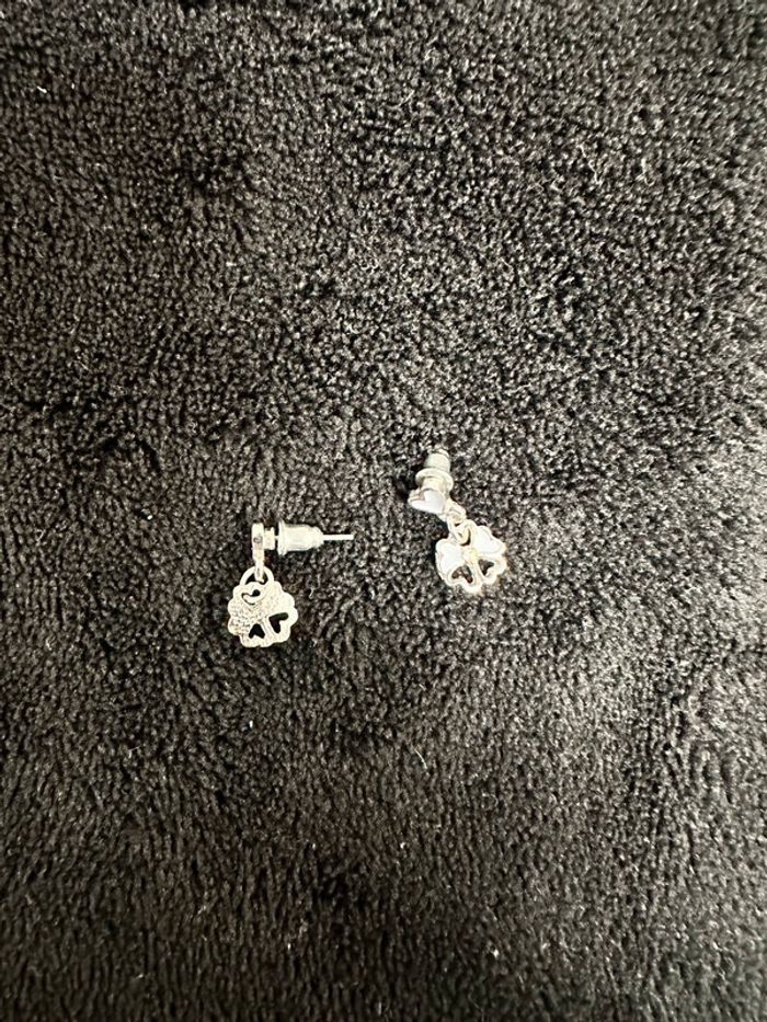 Boucles d'oreilles forme trèfle coeur - photo numéro 3