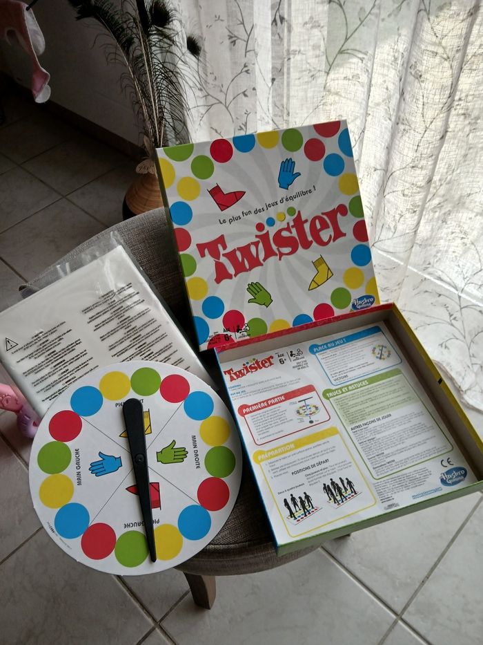 Twister Version Classique - Hasbro - photo numéro 2