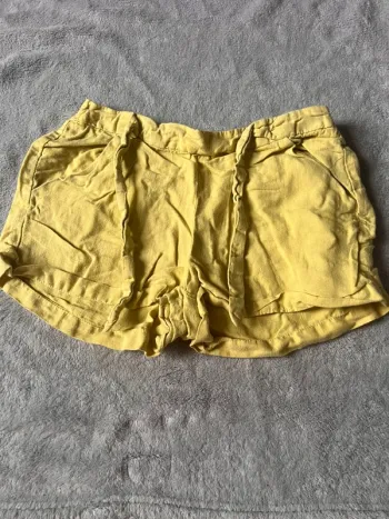 Short fille