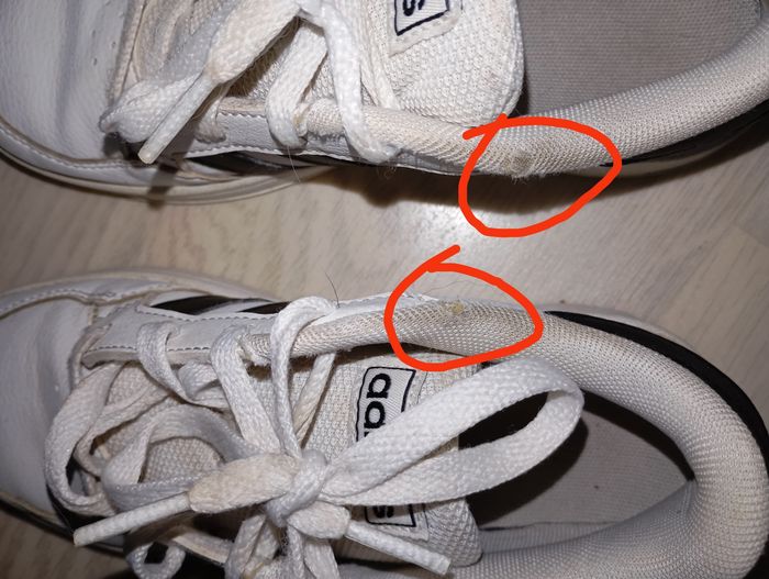 Baskets blanches Adidas 
P. 33 - photo numéro 7