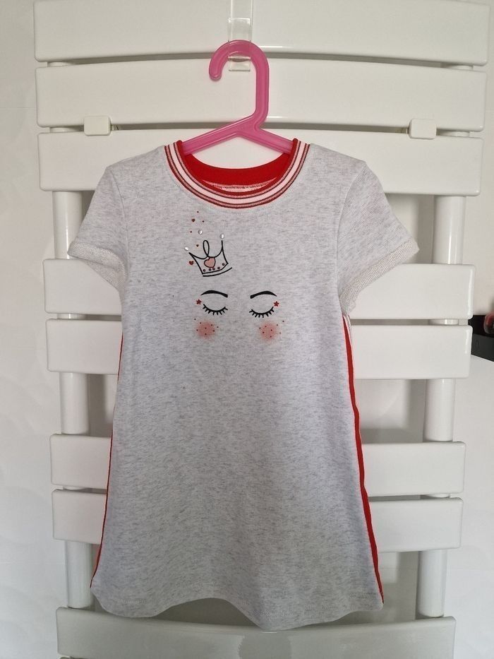 robe grise et rouge Orchestra