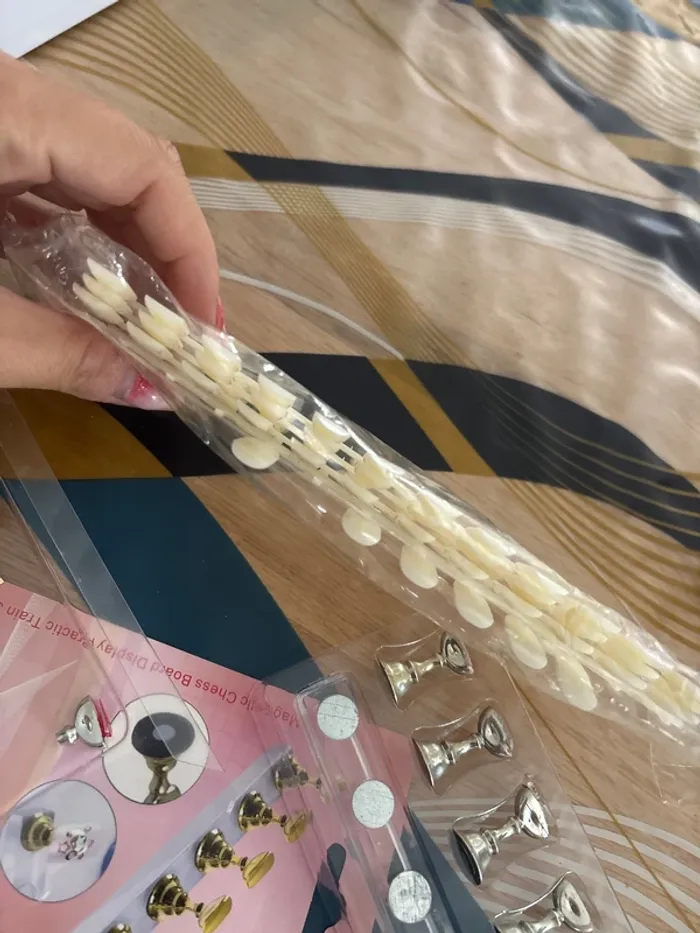 Support pour s’entraîner sur les ongles - photo numéro 2