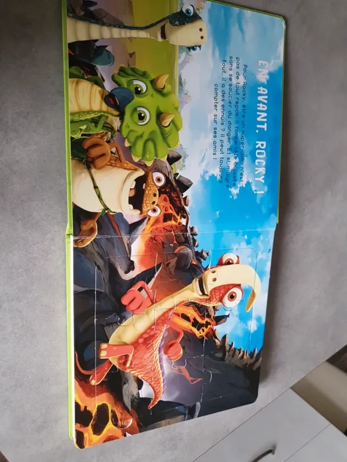 Livre Puzzle Gigantosaurus - photo numéro 2