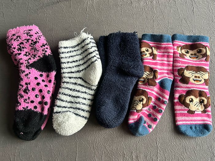 Lot de 4 paires de chaussettes de nuit enfant