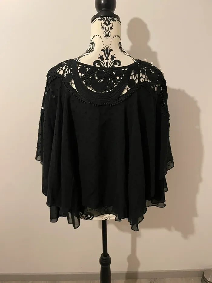 Blouse noir Voyelles manches cloche dentelle et perles S/M - photo numéro 5