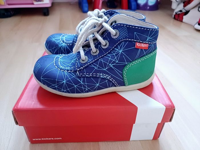 Kickers pointure 25 très bon état