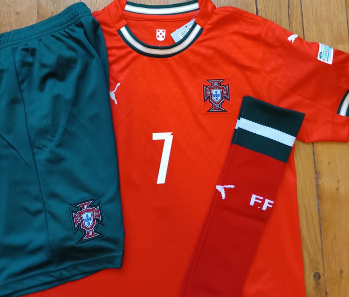Maillot taille 14 ans Ronaldo Portugal 2026 domicile complet - photo numéro 3