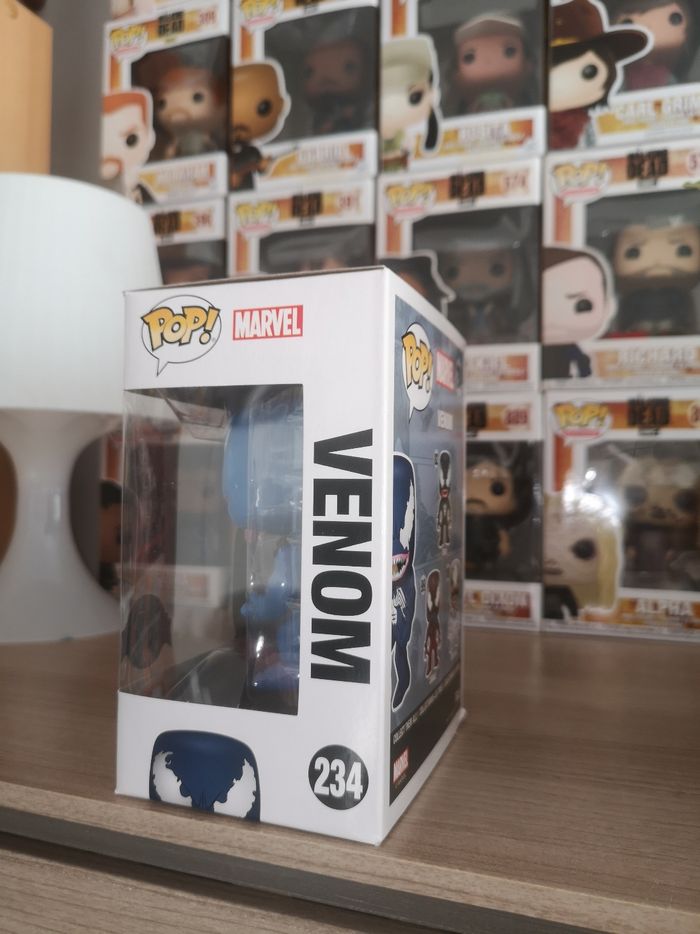 Funko pop Marvel 234 Venom Special edition - photo numéro 2