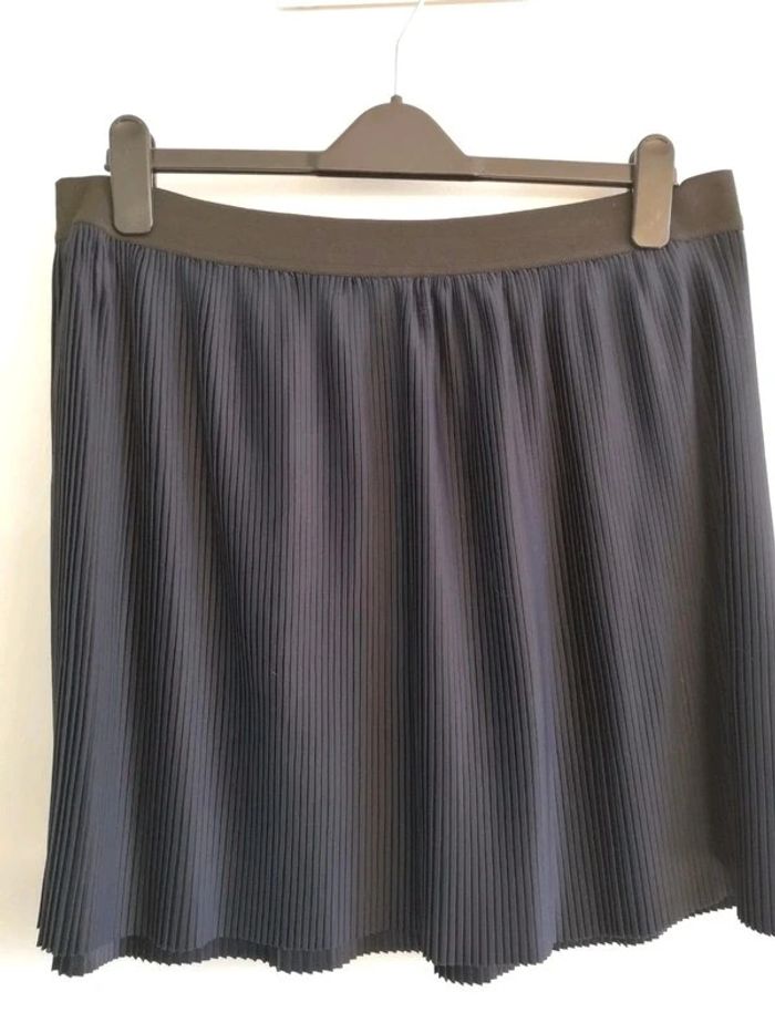 Jupe plissée bleue marine Kiabi t. XL - photo numéro 2