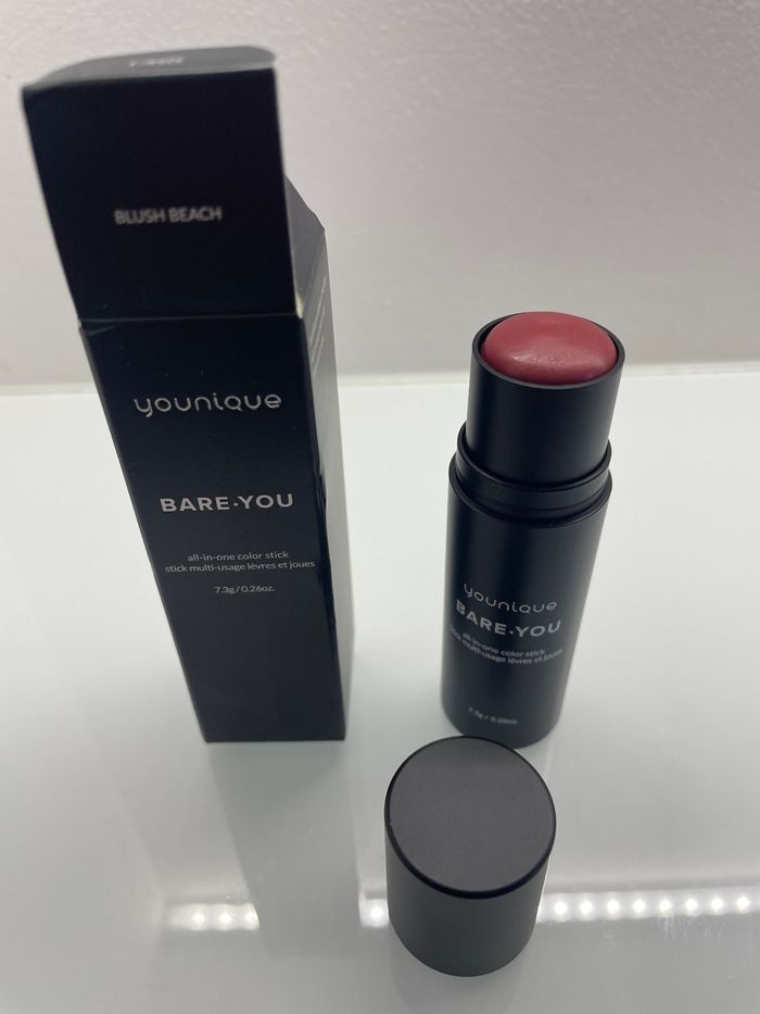 Bare You Blush Beach Younique - photo numéro 1
