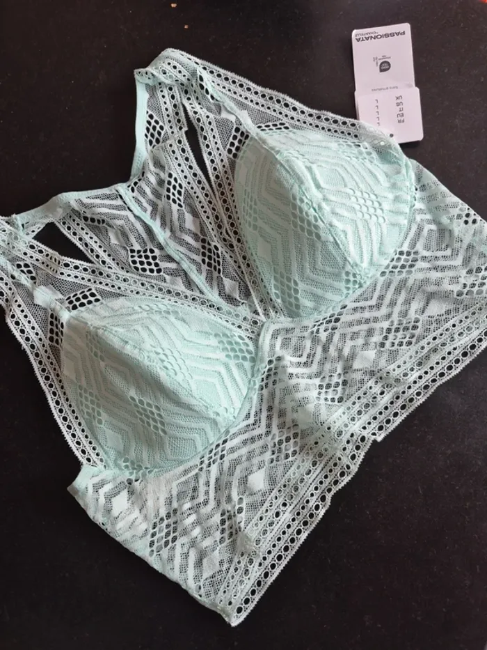 Bralelette brassière Passionnata by chantelle L