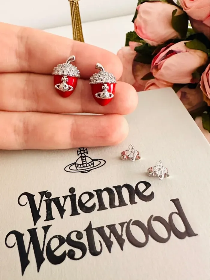 Boucles d’oreilles Vivienne Westwood noisettes rouges & strass – Modèle rare