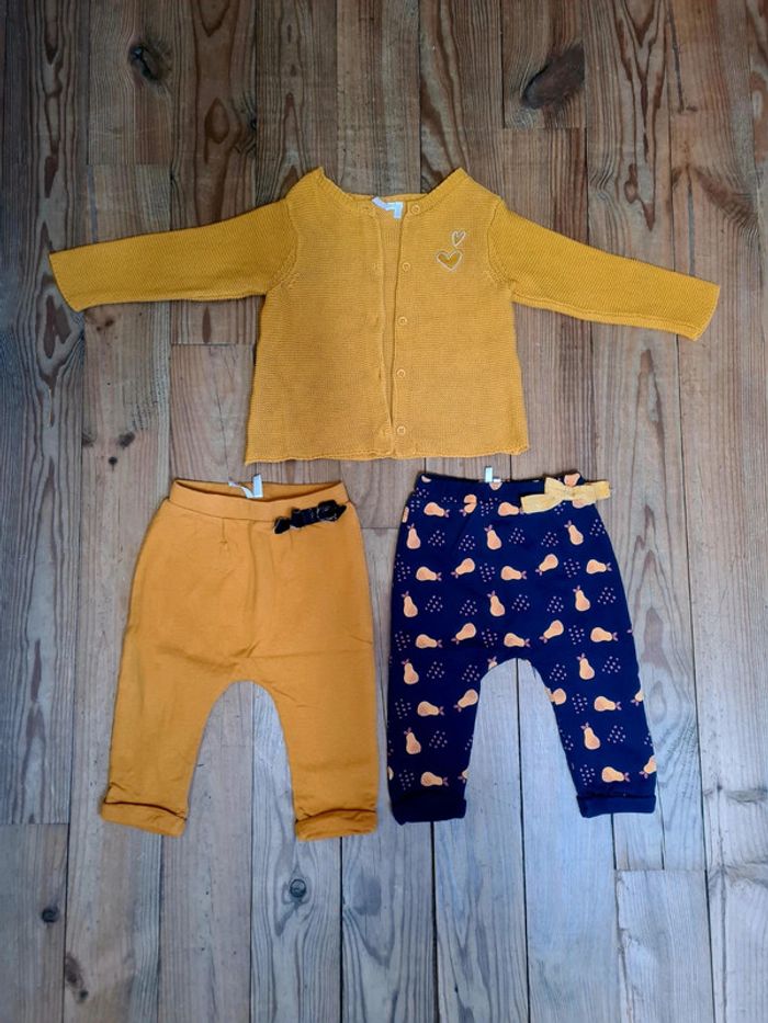 Lot de 2 joggings / sarouels et gilet