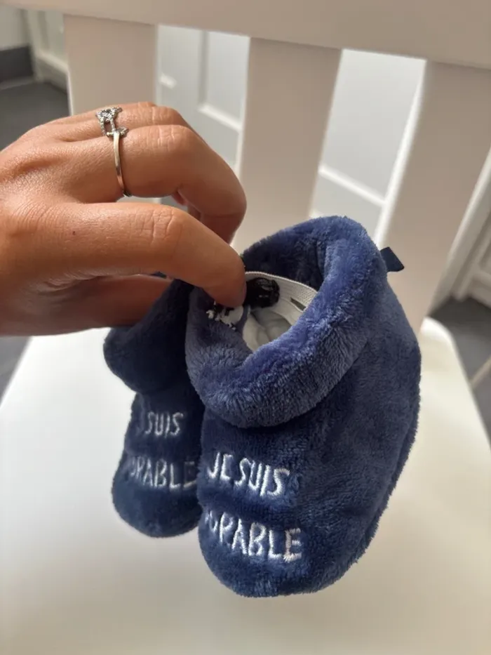 Chaussons bleu marine garçon Je suis adorable - photo numéro 4