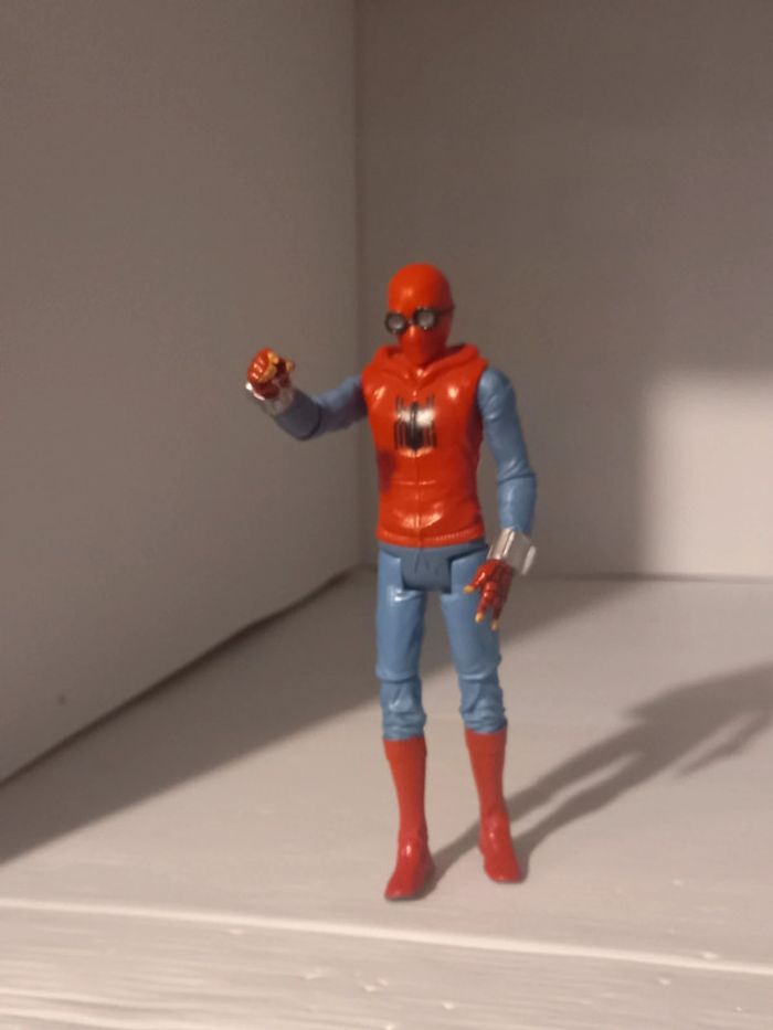 Figurine spiderman homecoming
