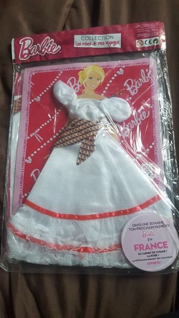 tenue de mes voyages barbie neuve