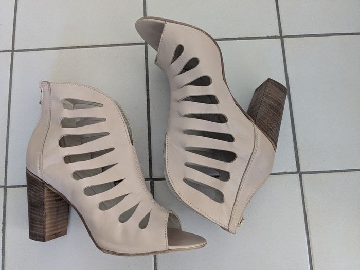 Sandales à talons épais en cuir italien - photo numéro 2