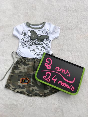 Bel ensemble jupe t-shirt armée fille 2 ans