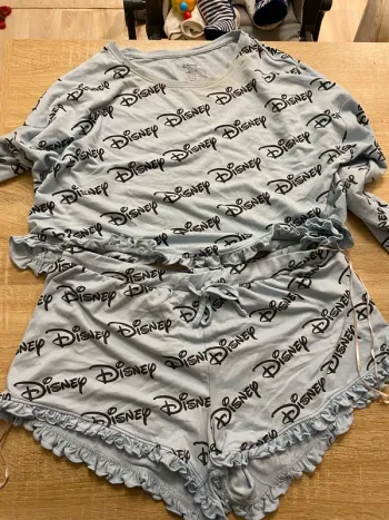Ensemble pyjama short et pull