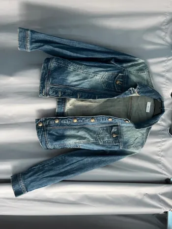 Veste, cache-cache