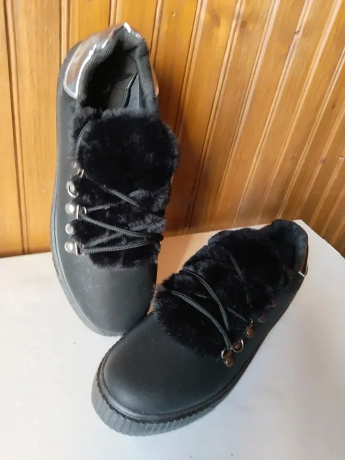 Jolies baskets chaussures femme pointure 41 - photo numéro 2