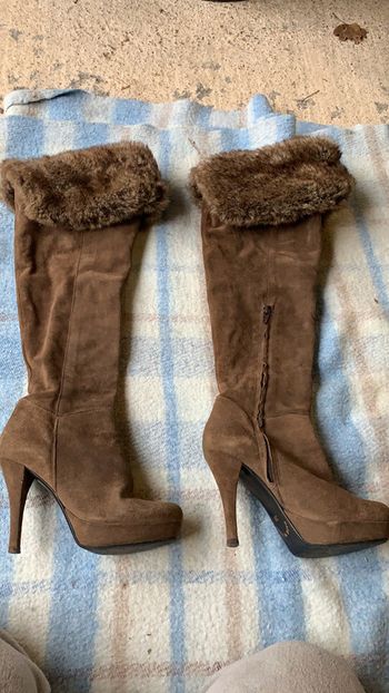 Bottes en daim marron pointure 38