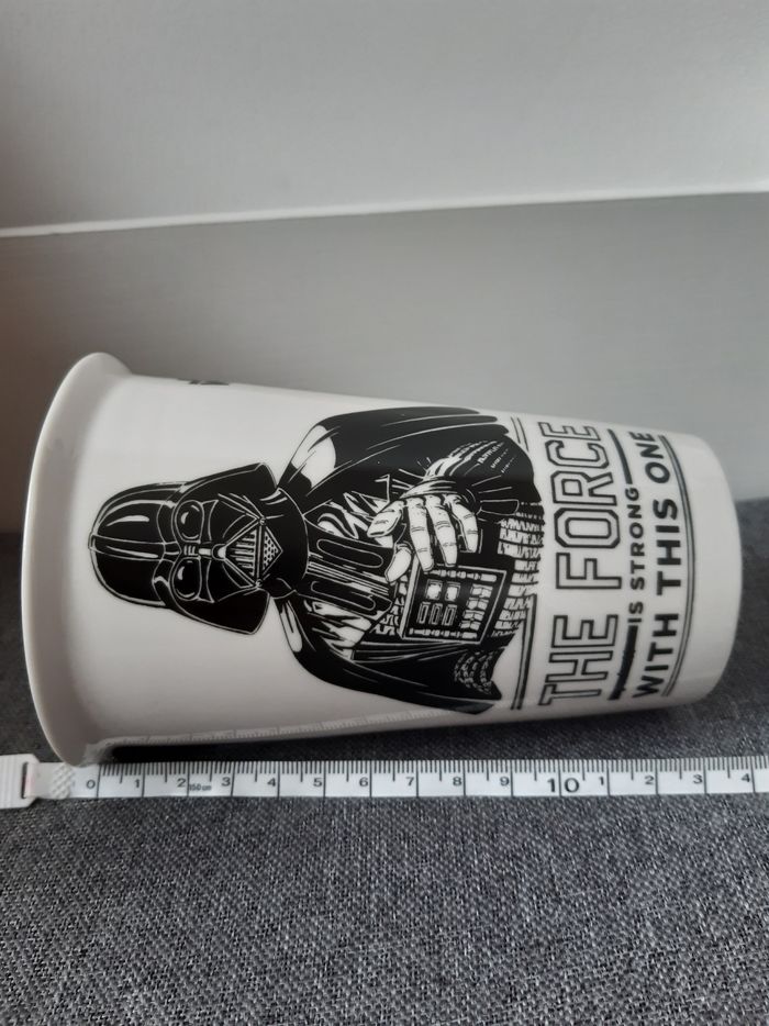 Tasse Star Wars Dark Vador : The force is strong with this one - photo numéro 10