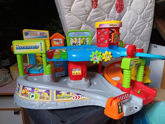 Garage tut tut bolide