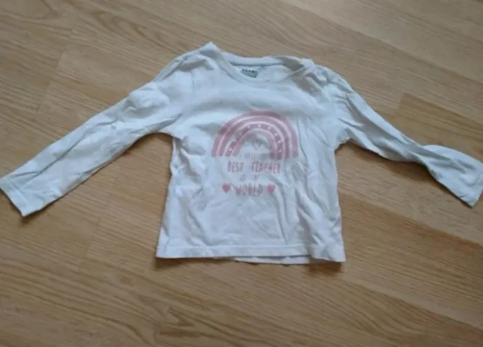 Haut manches longues. Blanc. Fille . Kiabi.
Taille 4 Ans - photo numéro 2