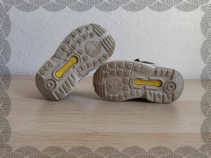 Baskets Adidas pointure 20 - photo numéro 7