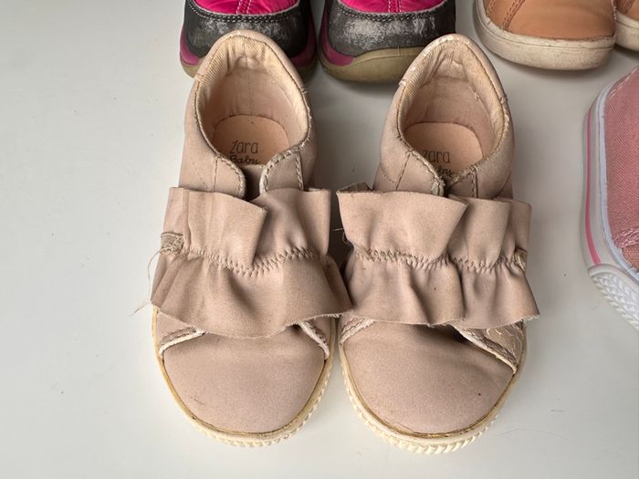 Lot de 4 paires de chaussures et bottes de neige taille 20 a 22 zara, kiabi et autres - photo numéro 3