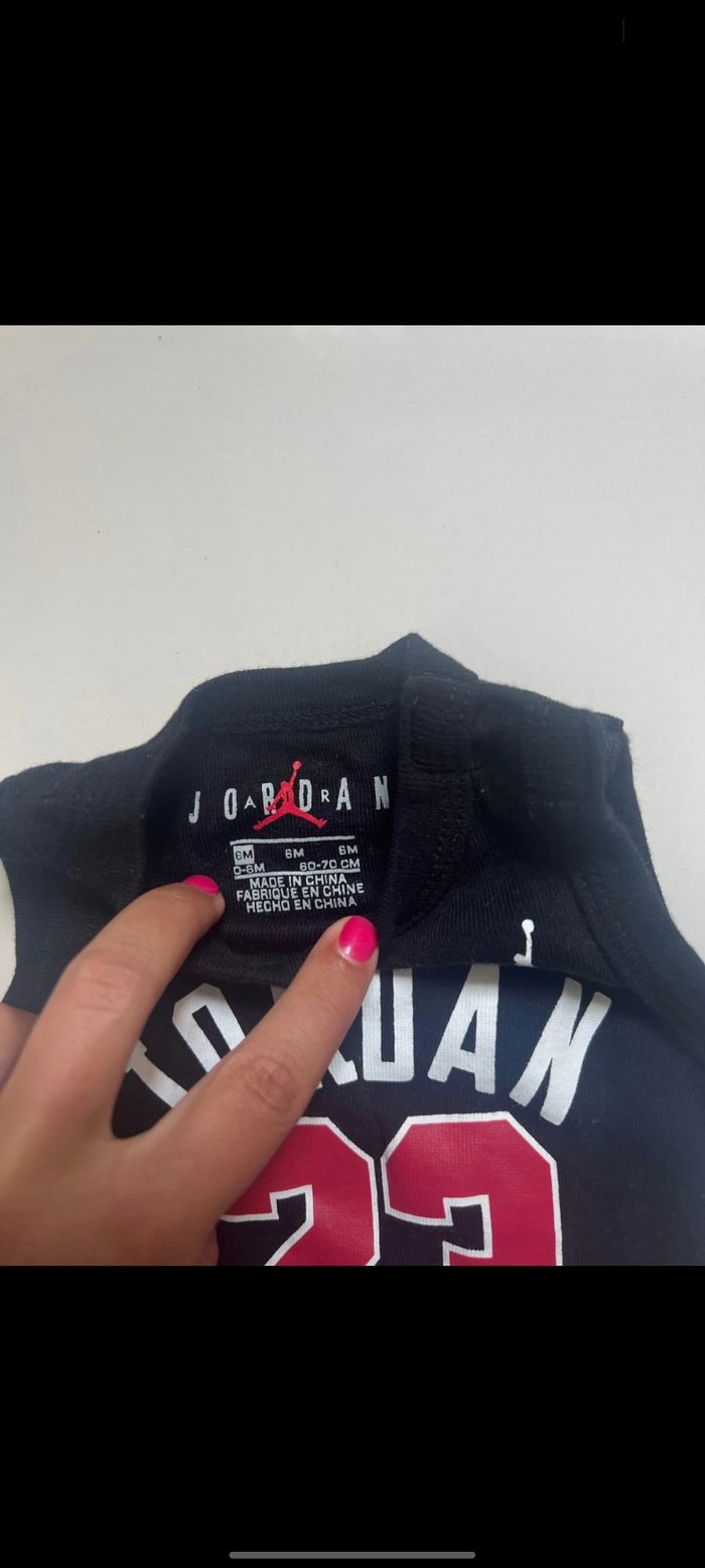 Lot 2 body débardeur bébé air jordan taille 3-6mois - photo numéro 3