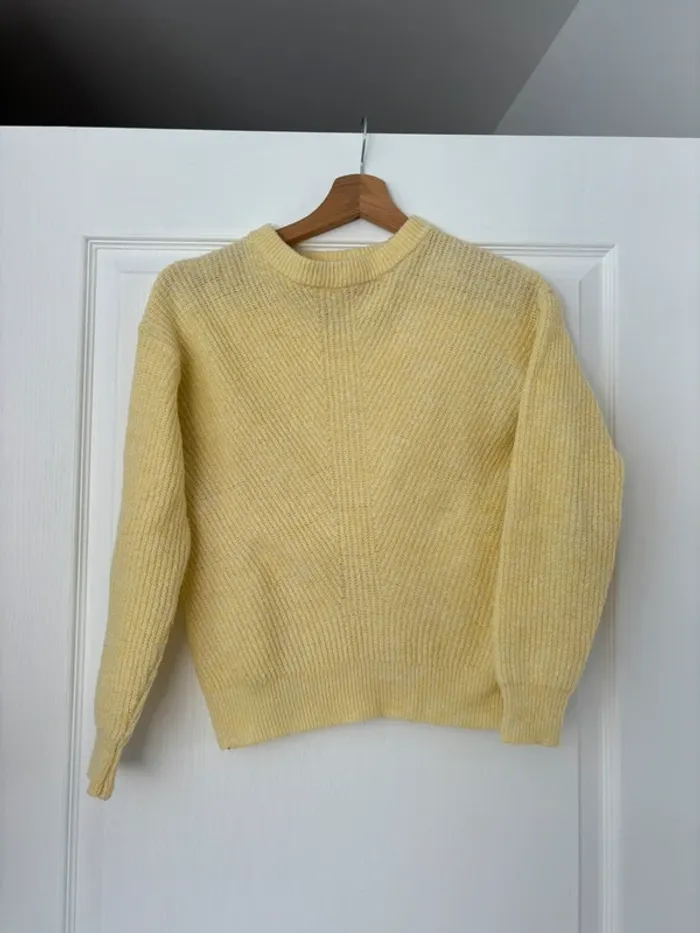 Pull jaune poussin