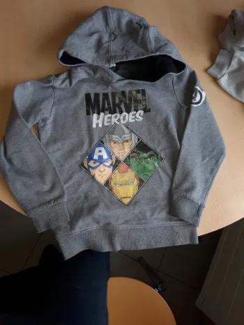 Sweatshirt marvel avengers 8 ans