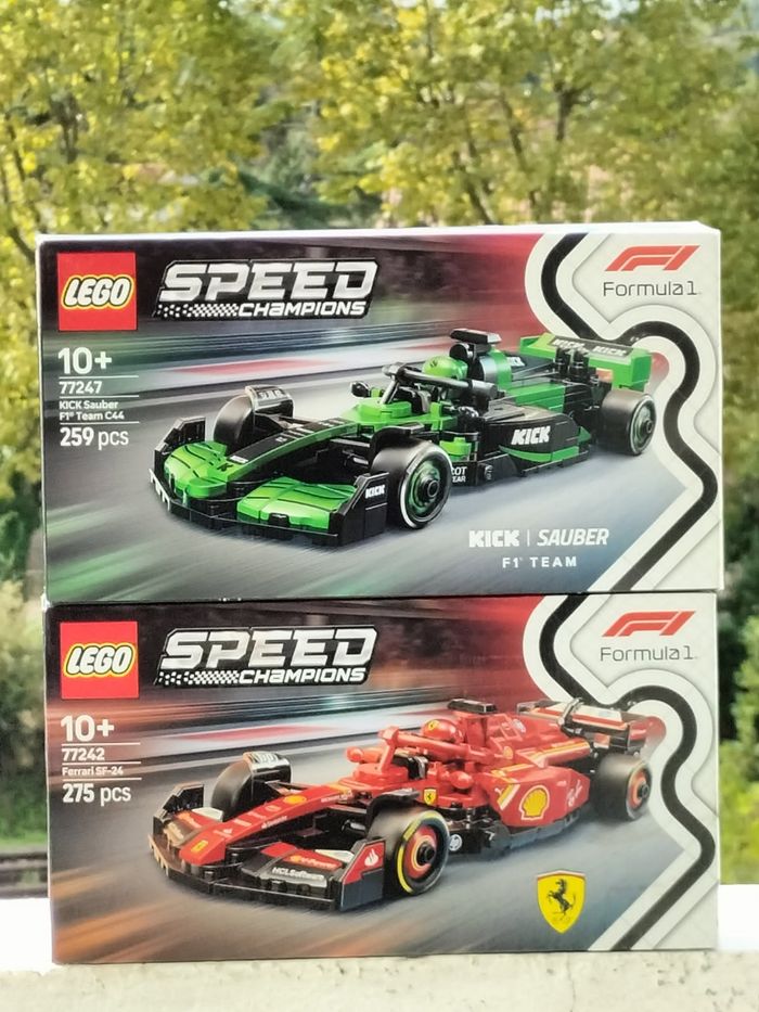 Lego voiture Ferrari et kick Sauber Team C44