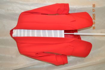 Blazer rouge avec pantalon blanc, taille unique