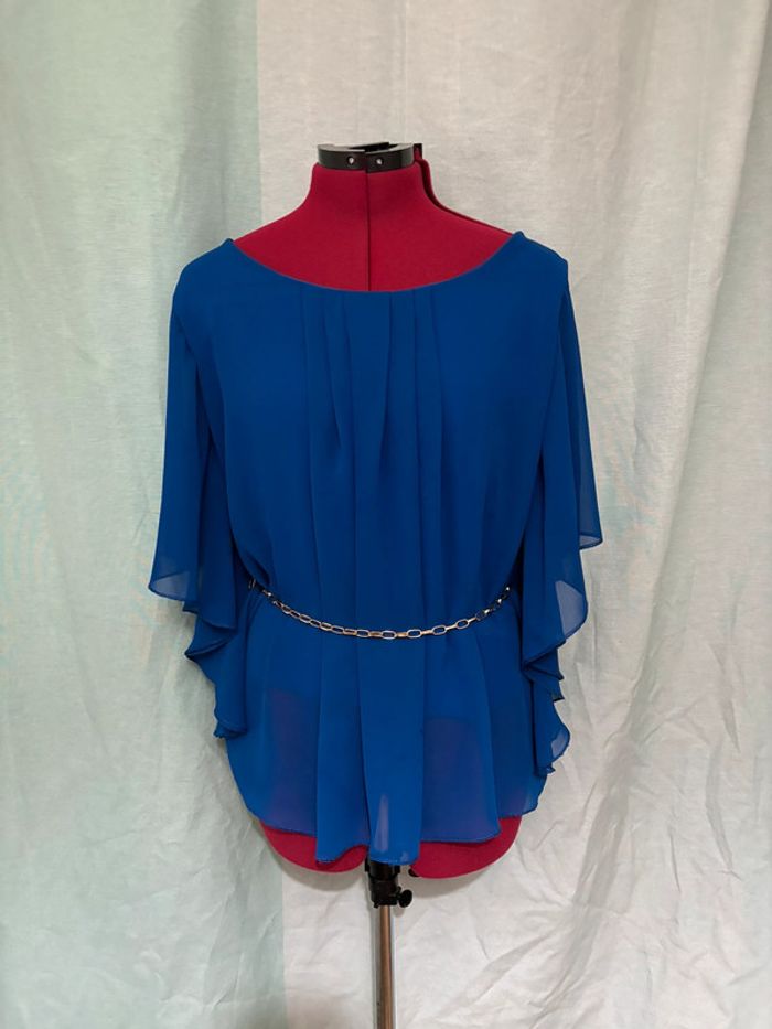 Superbe blouse vaporeuse en mousseline bleu