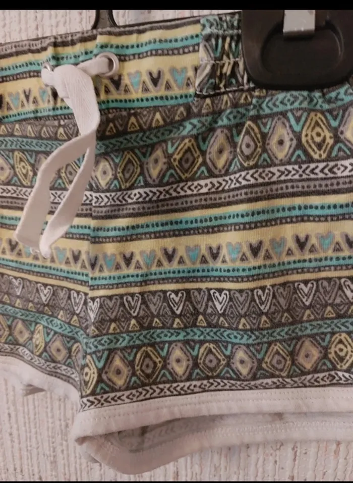 Short vert kaki jaune taille 4 ans orchestra - photo numéro 3