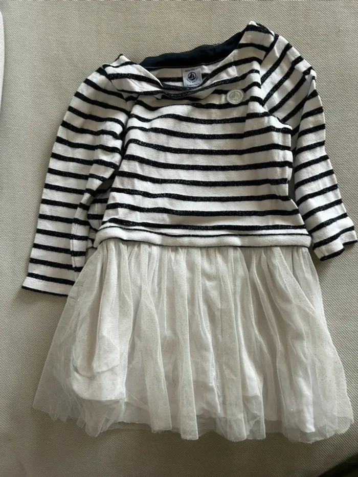 Robe marinière et à paillettes