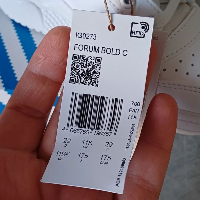 Basket Adidas original taille 29 - photo numéro 9