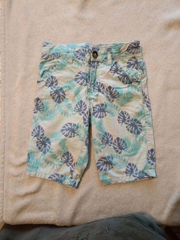 Short motif feuille