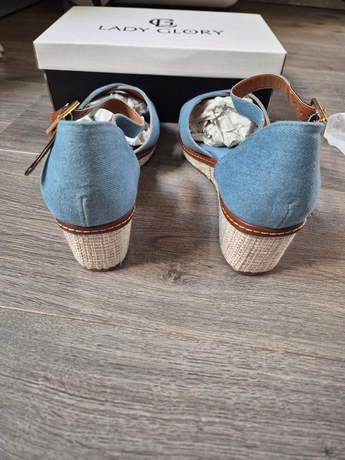 Sandales compensées en tissu P. 39 NEUVES - photo numéro 5