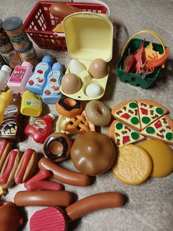 Lot de jeux de dînette et de marchande