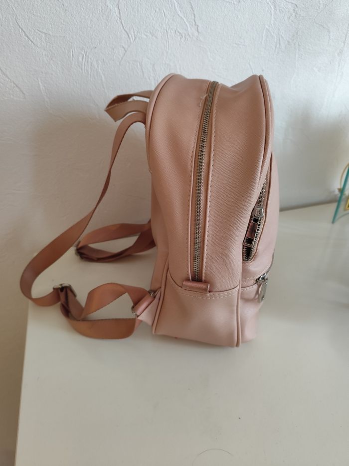 Sac a dos rose - photo numéro 2