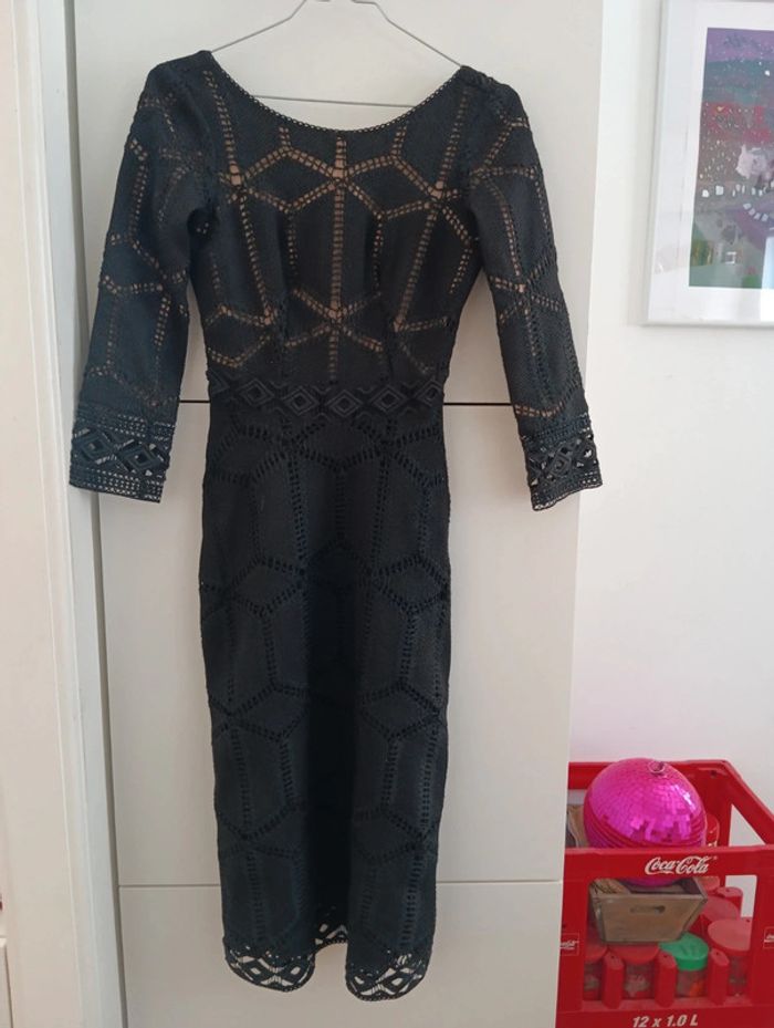 Robe midi noire guipure taille 34