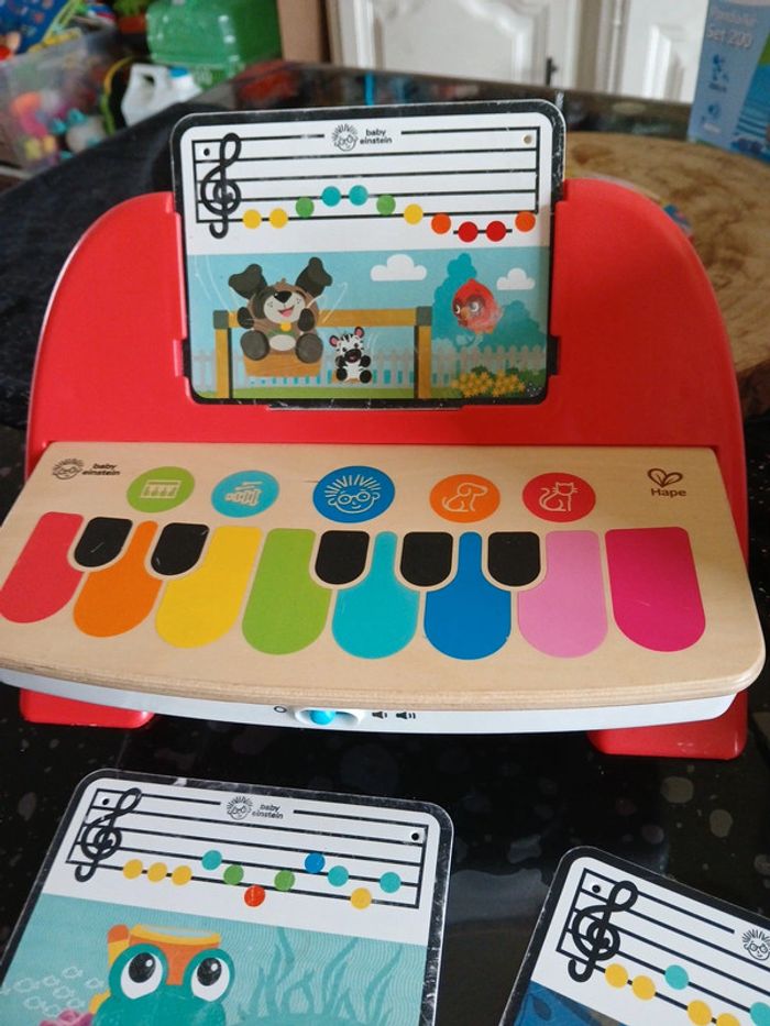 Piano bébé en bois - photo numéro 2