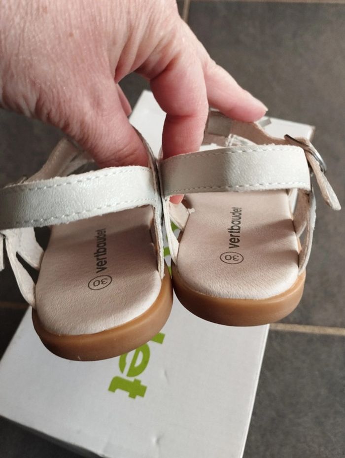 Sandales ouverte Vertbaudet taille 30 neuve avec étiquette - photo numéro 4
