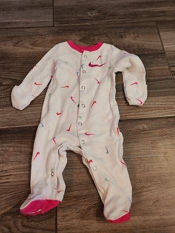 Pyjama blanc rose Nike Taille 50-56 cm