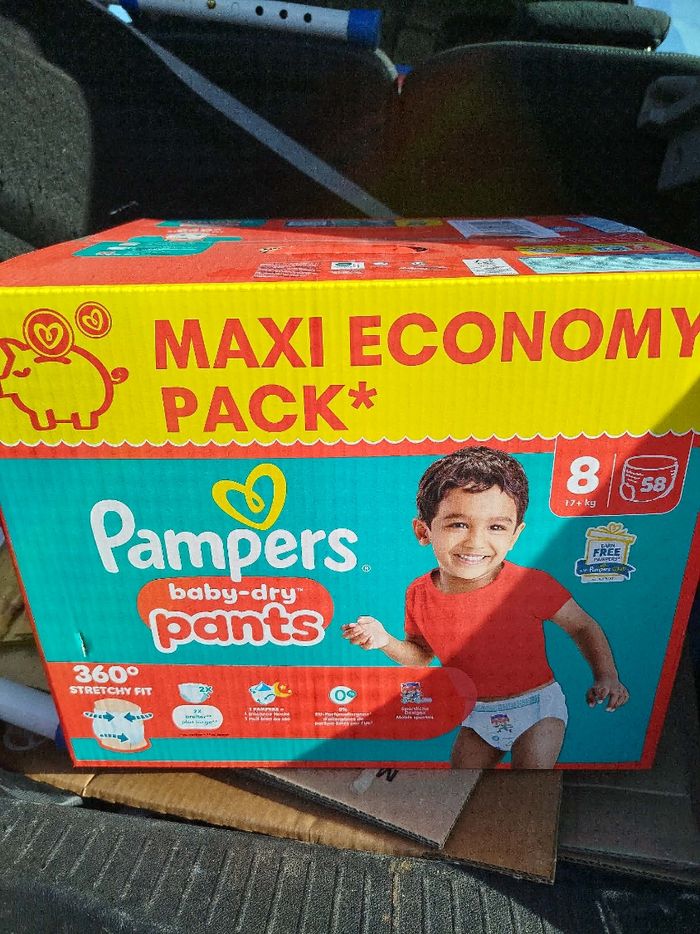 Couche Pampers taille 8 pants