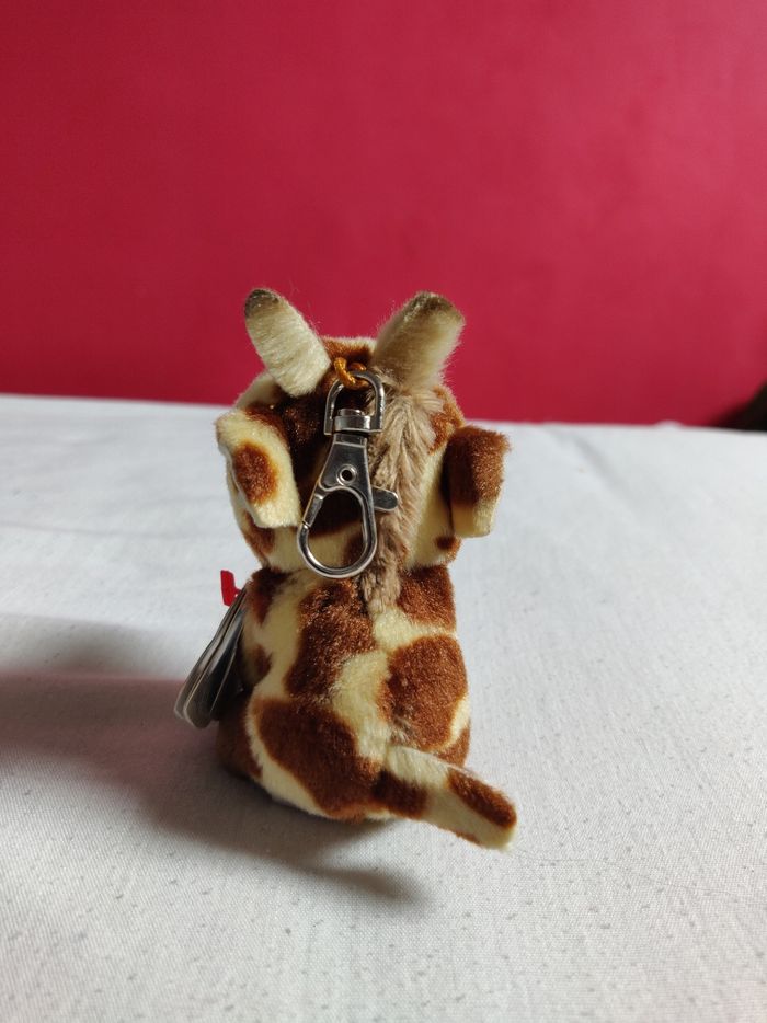 Petite peluche Ty girafe à mousqueton - photo numéro 4